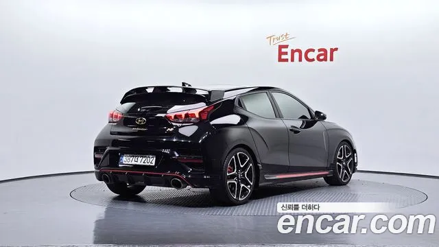 Hyundai Veloster 2021 — фото 2