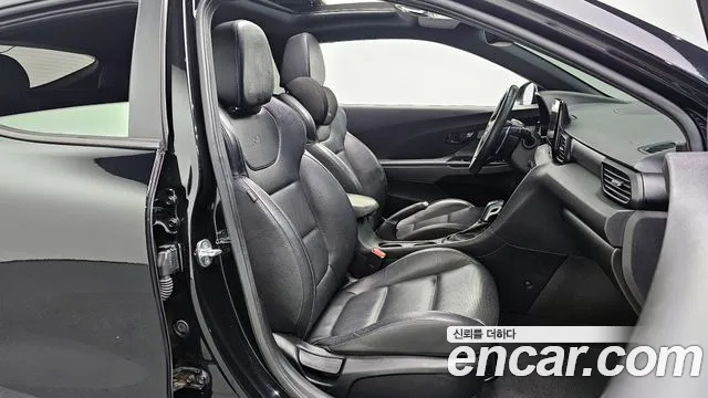 Hyundai Veloster 2021 — фото 10