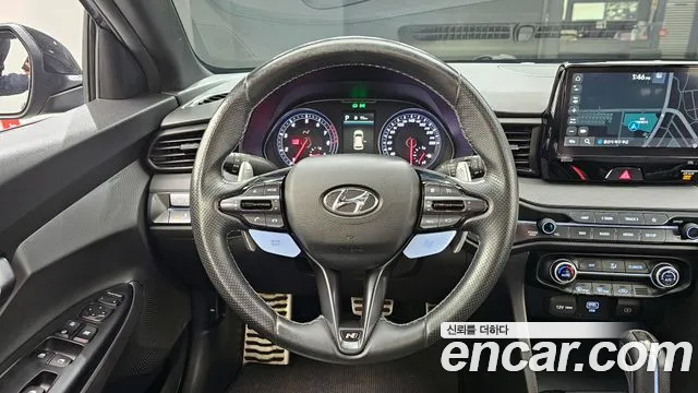 Hyundai Veloster 2021 — фото 13