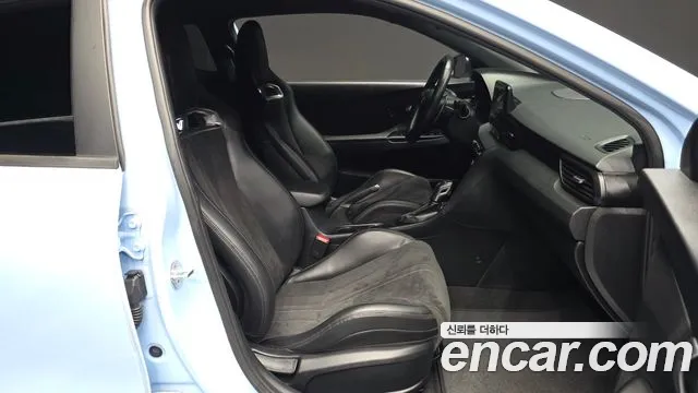 Hyundai Veloster 2021 — фото 17