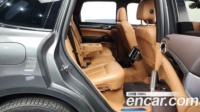 Porsche Cayenne 2015 — фото 11