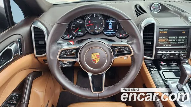 Porsche Cayenne 2015 — фото 12