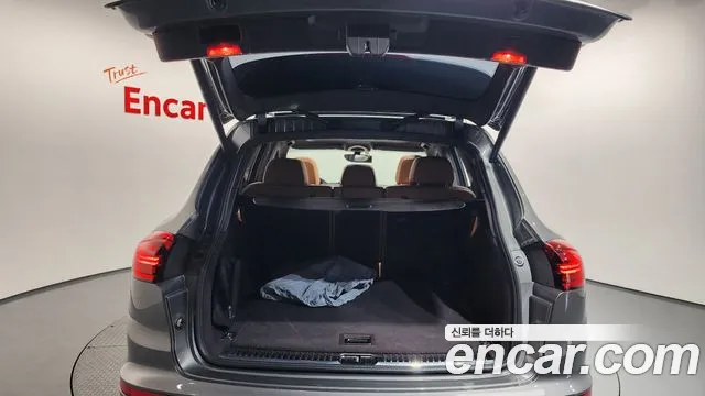 Porsche Cayenne 2015 — фото 18
