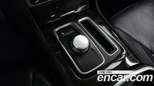 Chrysler 300C 2015 — фото 9