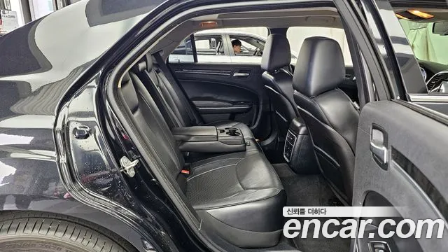 Chrysler 300C 2015 — фото 12