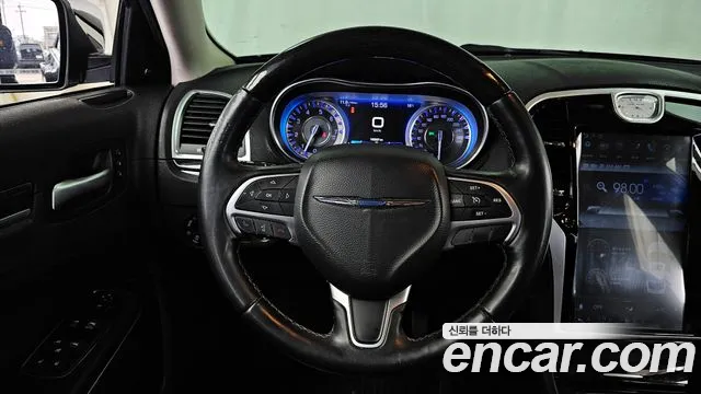Chrysler 300C 2015 — фото 13