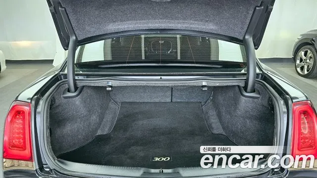 Chrysler 300C 2015 — фото 20