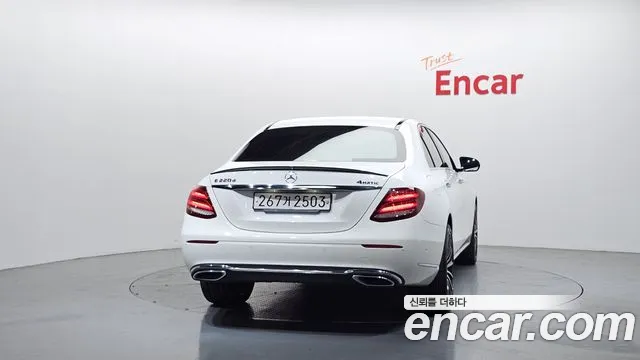 Mercedes-Benz E-Class 2020 — фото 4
