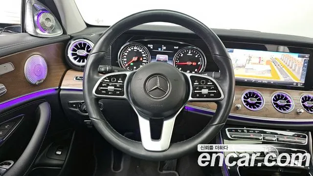 Mercedes-Benz E-Class 2020 — фото 19