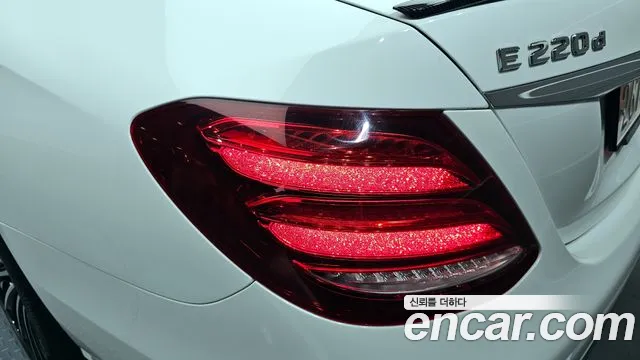Mercedes-Benz E-Class 2020 — фото 9