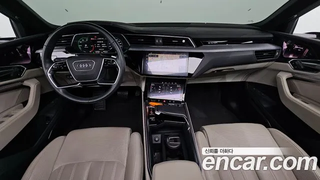 Audi e-tron 2022 — фото 10