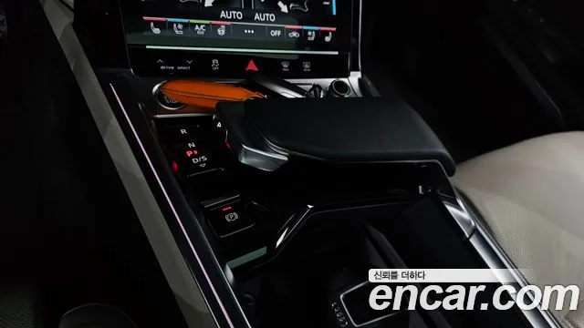 Audi e-tron 2022 — фото 12