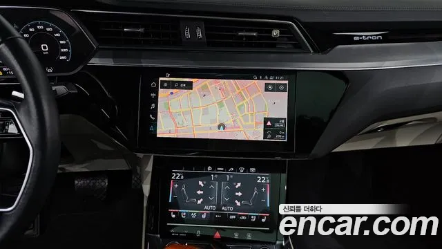 Audi e-tron 2022 — фото 20
