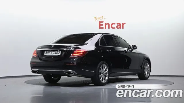 Mercedes-Benz E-Class 2017 — фото 2