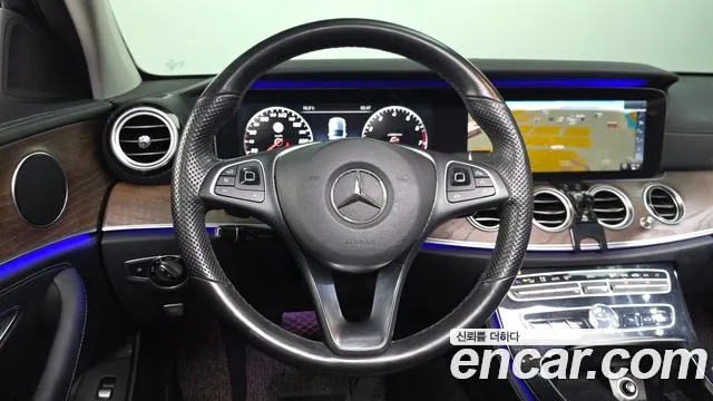 Mercedes-Benz E-Class 2017 — фото 13