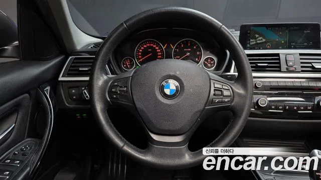 BMW 3-Series 2017 — фото 13