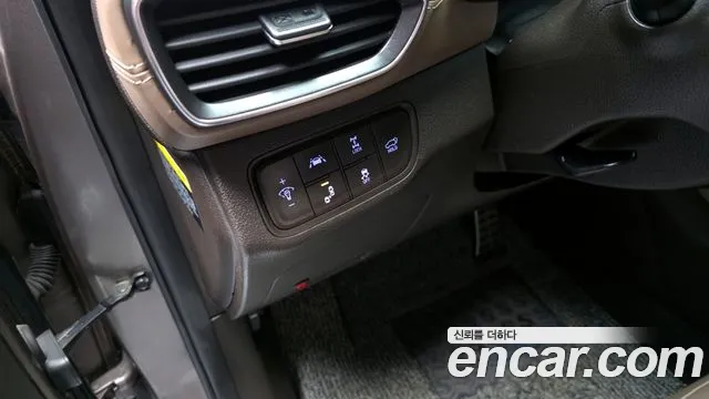 Hyundai Santafe 2019 — фото 17