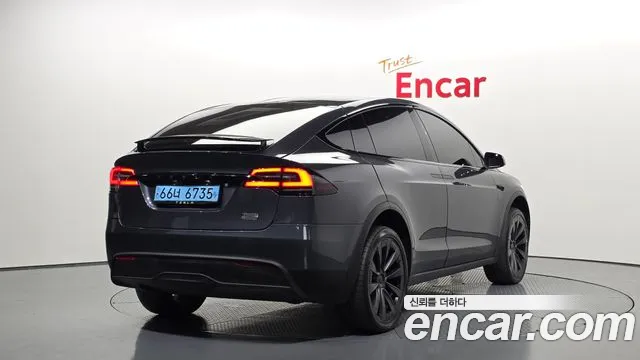 Tesla Model X 2023 — фото 2
