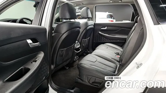Hyundai Santafe 2020 — фото 11