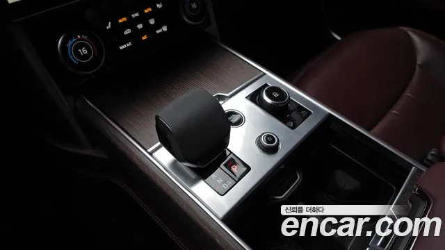 Land Rover Range Rover 2023 — фото 12