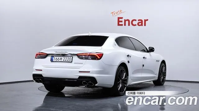 Maserati Quattroporte 2018 — фото 2