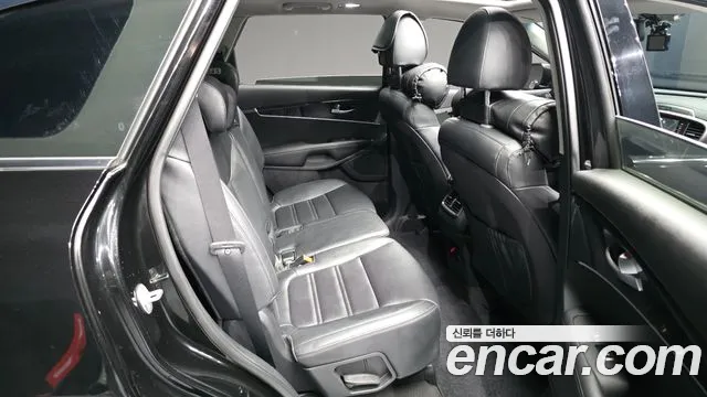 Kia Sorento 2018 — фото 12