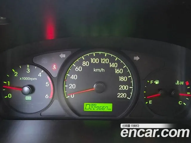 Hyundai Starex 2013 — фото 16