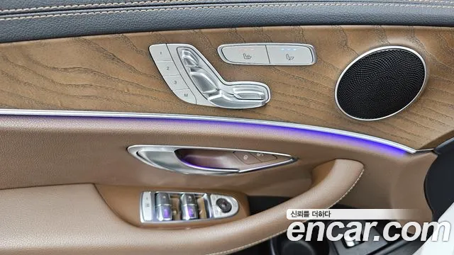 Mercedes-Benz E-Class 2021 — фото 14