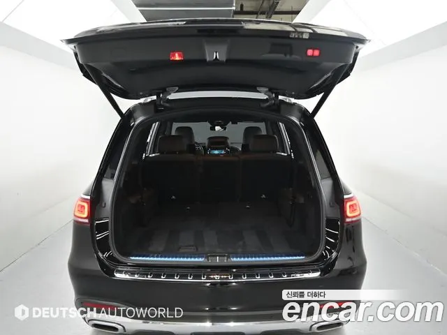 Mercedes-Benz GLS-Class 2023 — фото 19