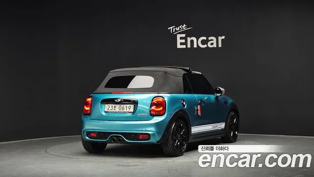 Mini Cooper Convertible 2016 — фото 2