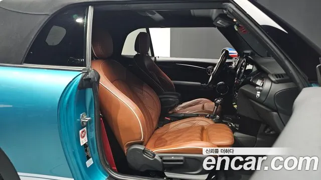 Mini Cooper Convertible 2016 — фото 10