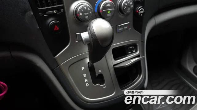 Hyundai Starex 2015 — фото 9