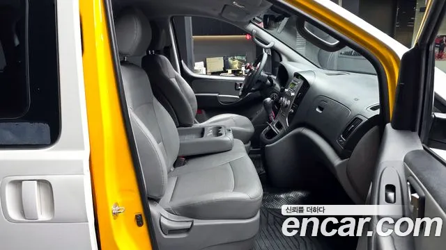 Hyundai Starex 2015 — фото 11