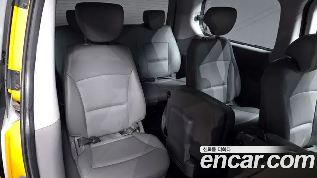 Hyundai Starex 2015 — фото 13