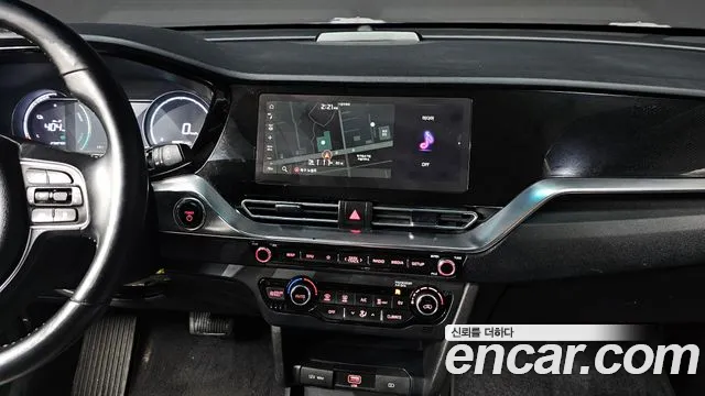 Kia Niro 2022 — фото 13