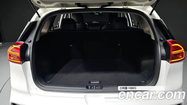 Kia Niro 2022 — фото 18