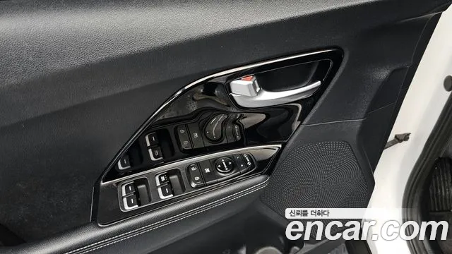 Kia Niro 2022 — фото 19