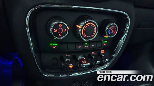 Mini Clubman 2022 — фото 18