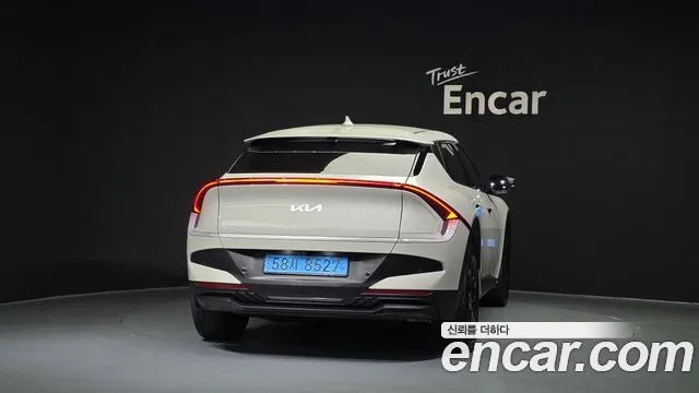 Kia EV6 2025 — фото 4