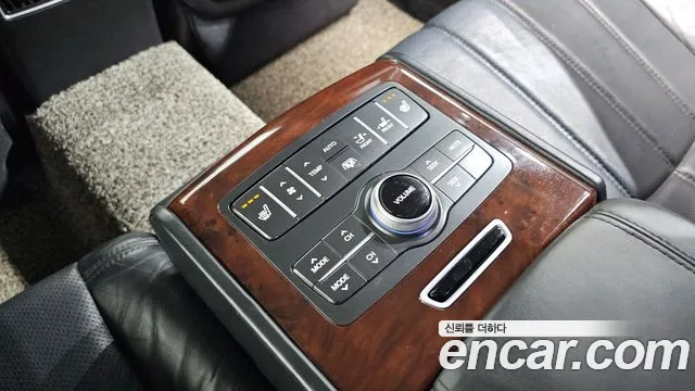 Hyundai Equus 2012 — фото 20
