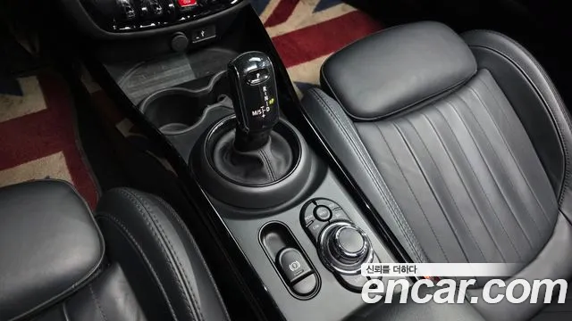 Mini Clubman 2023 — фото 12