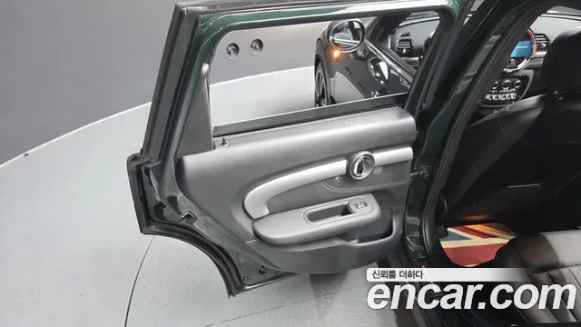 Mini Clubman 2023 — фото 15