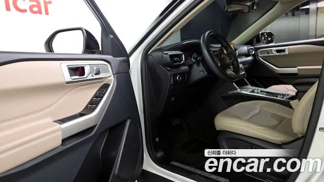 Ford Explorer 2023 — фото 10