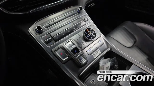 Hyundai Santafe 2021 — фото 9