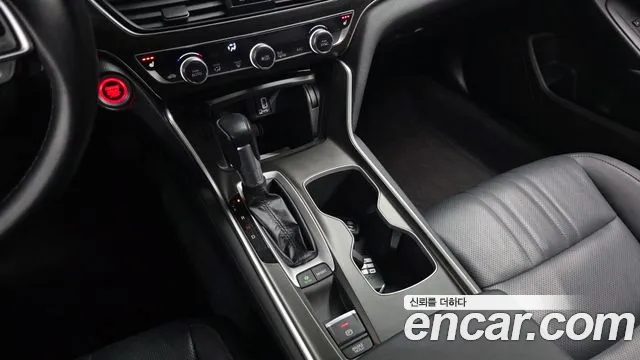 Honda Accord 2019 — фото 9