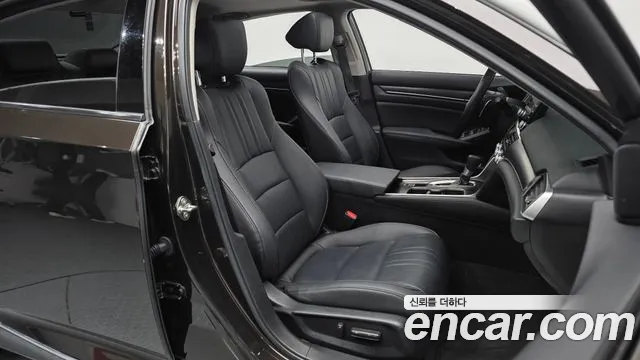 Honda Accord 2019 — фото 10