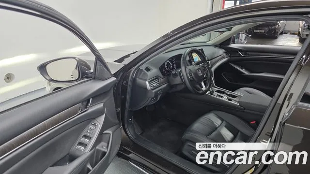 Honda Accord 2019 — фото 11