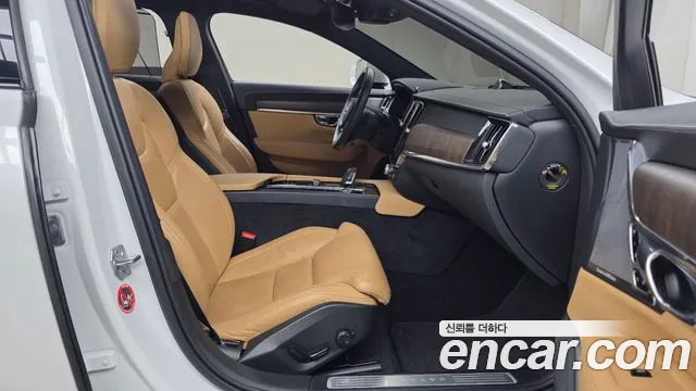 Volvo V90 2021 — фото 17