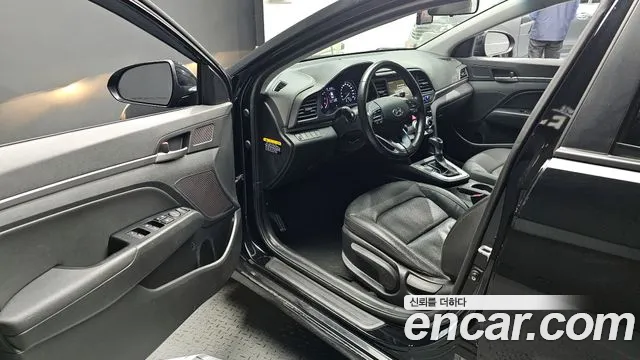 Hyundai AVANTE 2019 — фото 13