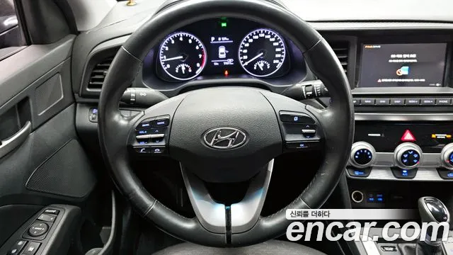 Hyundai AVANTE 2019 — фото 18